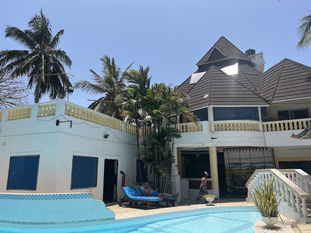 Diani Beach Dream House - 5 Bedrooms