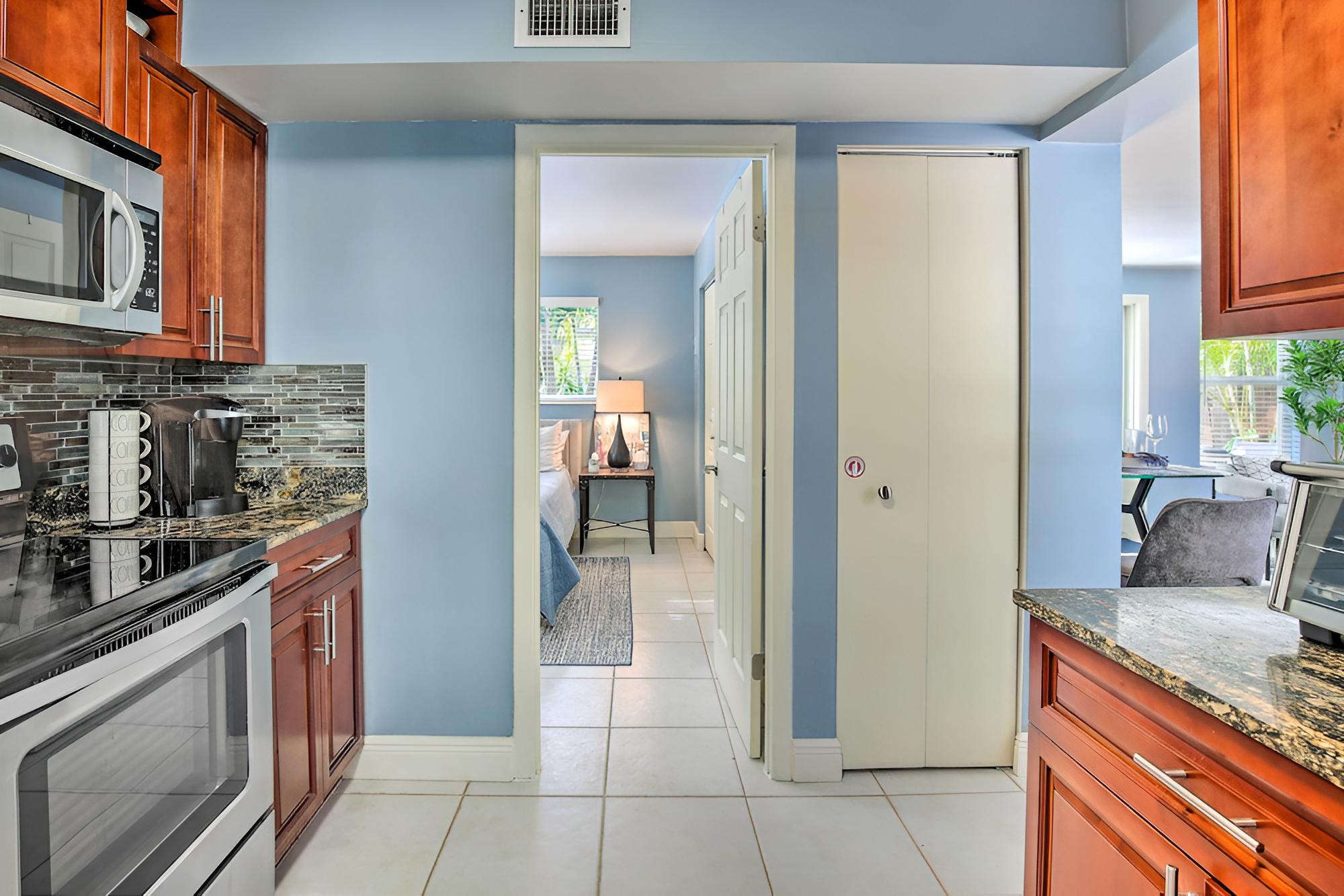 Tropical Fort Lauderdale Home: 3 Mi to Beach! view 3