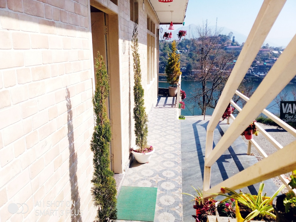 Crystal LakeView Homestay view 3