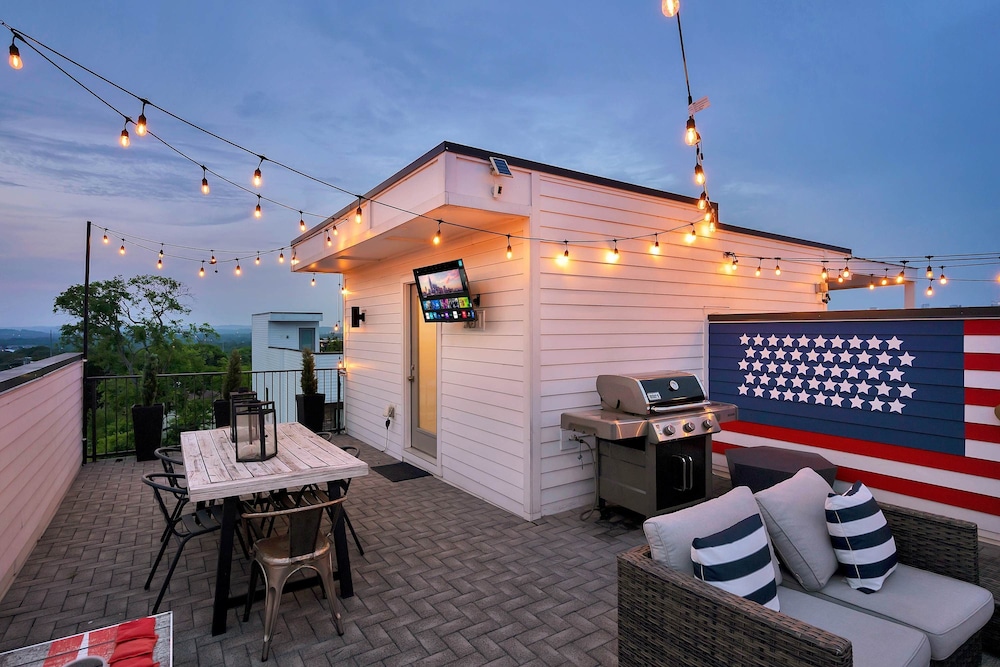 Ultimate Rooftop Double Games BBQ Skyline Views