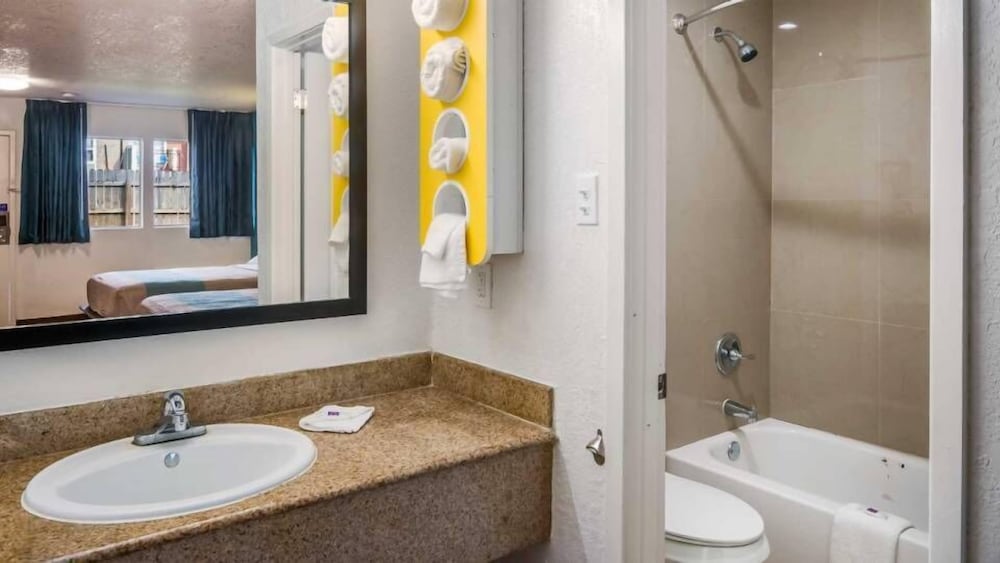 Motel 6 Houston, TX – FM 1960 - Bammel