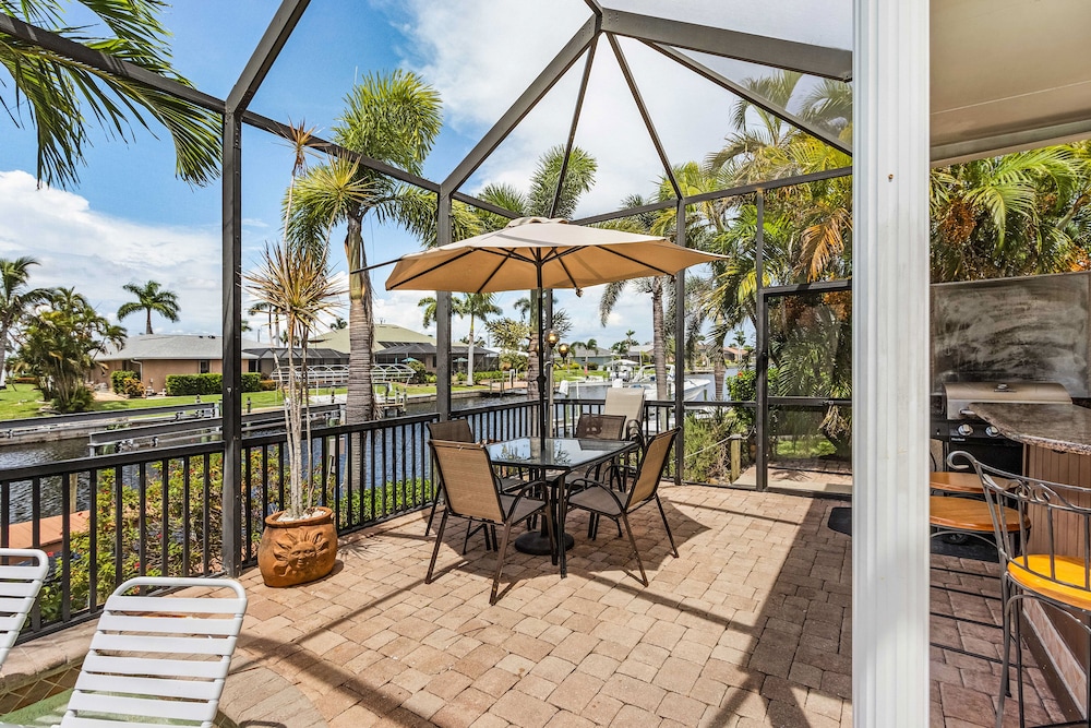 Spacious Canalfront Oasis w/ Pool Hot Tub! - Property Image 16