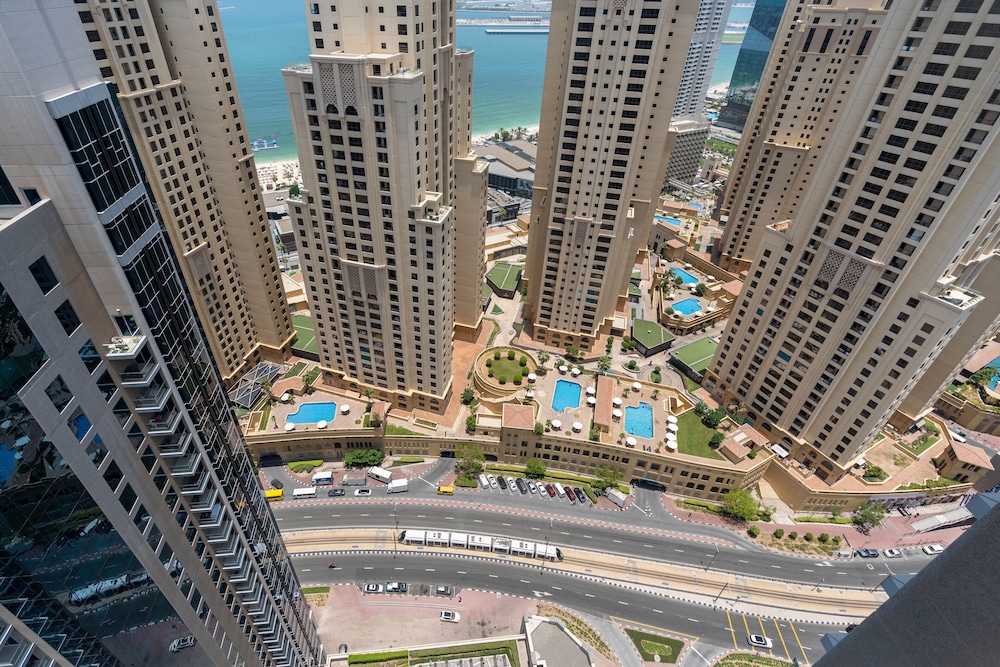 Paloma Tower 3704