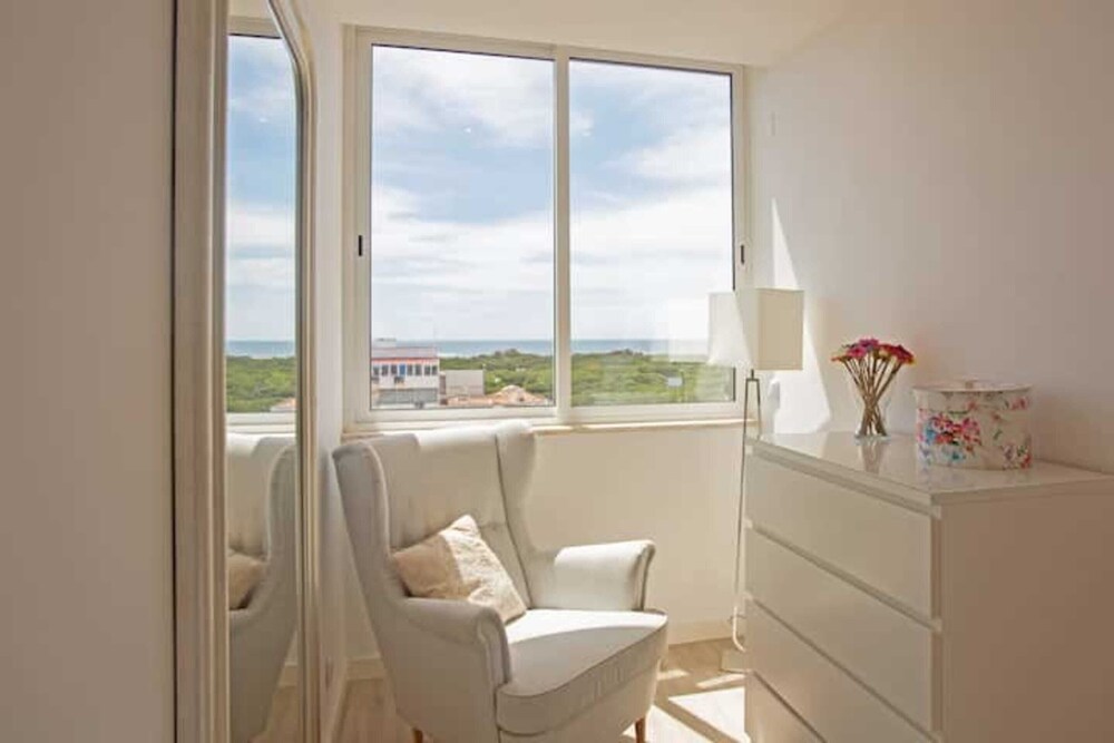 Magnificent 1 Bedroom Apartment With Views Over The Ocean view 5