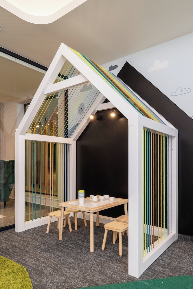 Szymony Apartment by Renters Prestige
