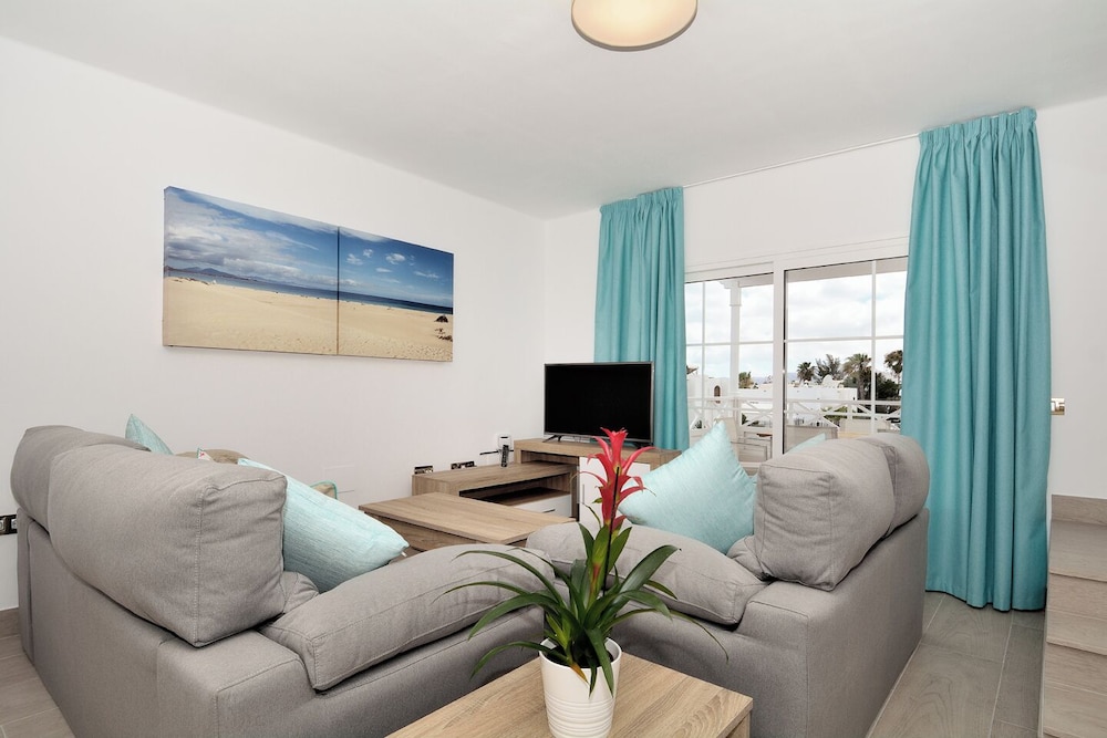 3bed Villa- Pool, Outdoor Dining Terrace, Sea View
