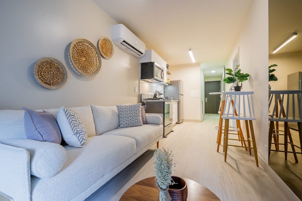 w Majestic 1BR w Fantastic Deco in Casco View