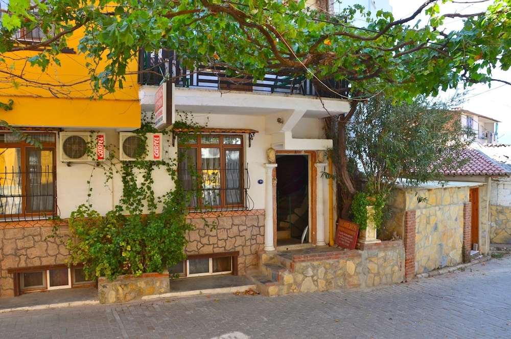 Homeros Pension & Guesthouse