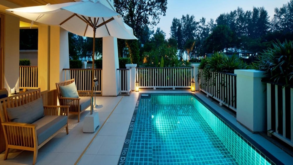 Dusit Thani Krabi Beach Resort 10