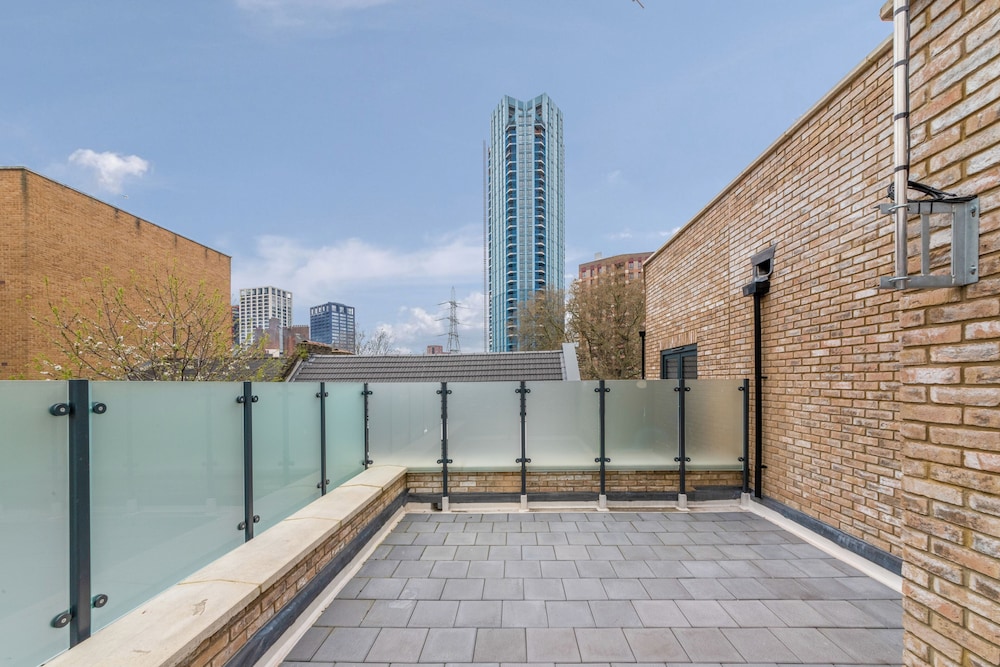 Guest Ready - Oak Crescent City House, London, E14