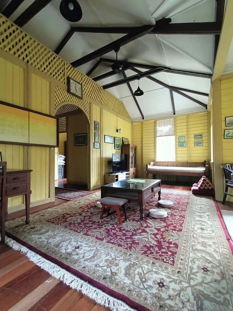 Bagas Zakariah Orchard Lodge