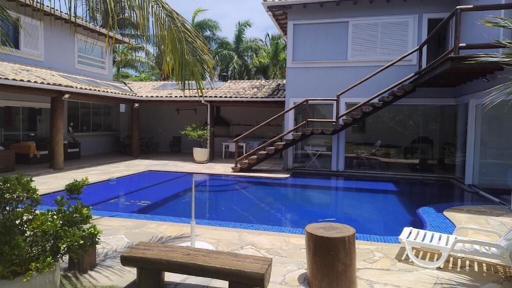 Jolly Praia de Tucuns e Hospedagem