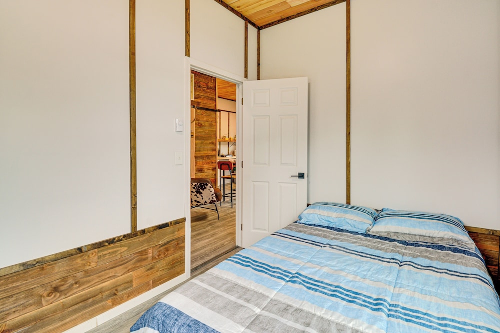 Near Twilight Sites & Scenic Hikes: Forks Apt