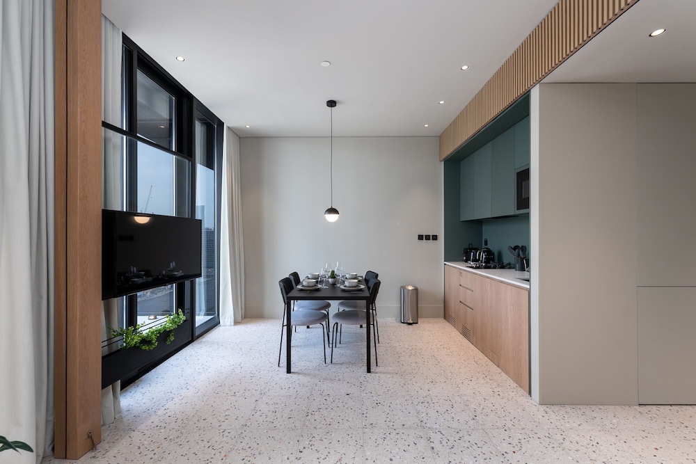 Upside Living - 1807 - BB