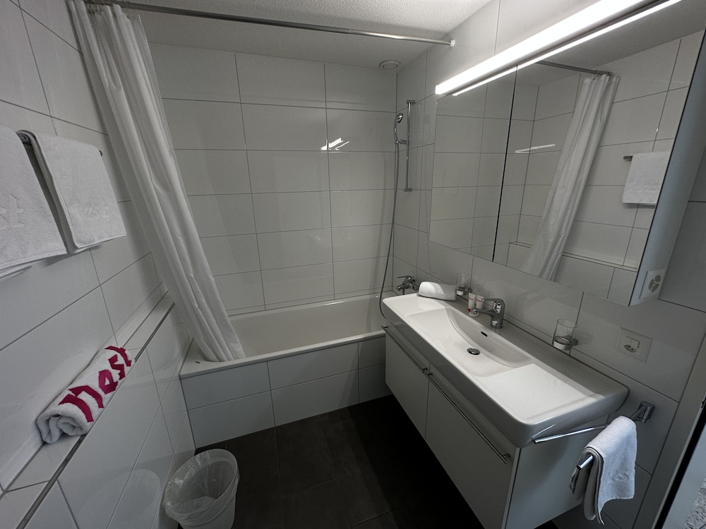 Nest - Baarerstrasse 43 & 45