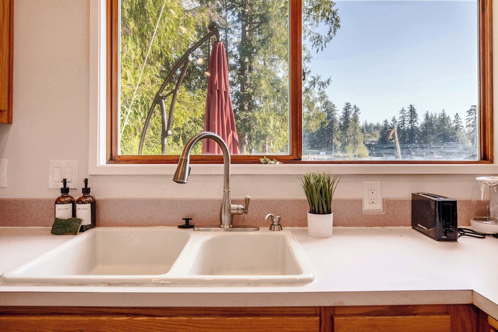 @ Marbella Lane - Hidden Gem on Scenic Shady Lake