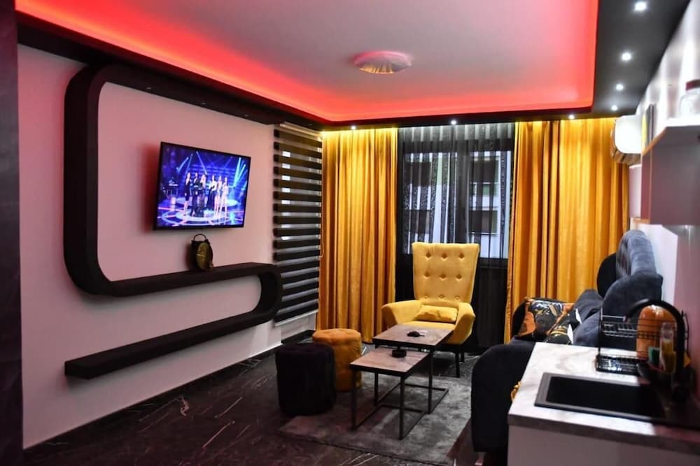 Apartman 3 S V Istocno Sarajevo Lukavica sa Jacuzzi Lux Spa Hilandarska Centar view 5