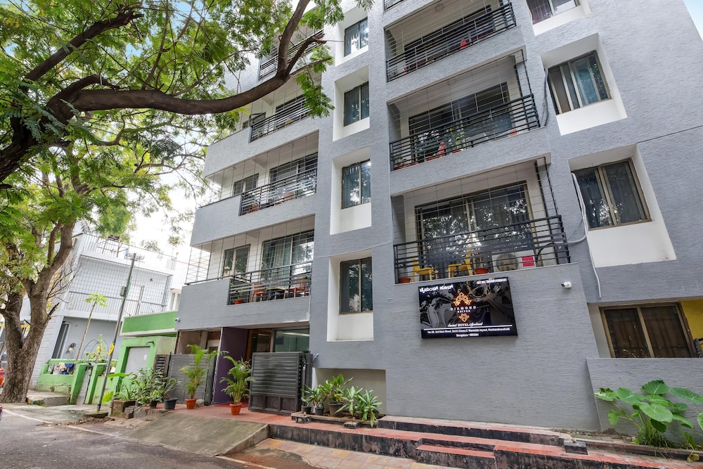 Diamond Suites Service Apartment