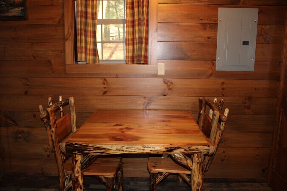 Hominy Ridge Cabins and Gift Shop