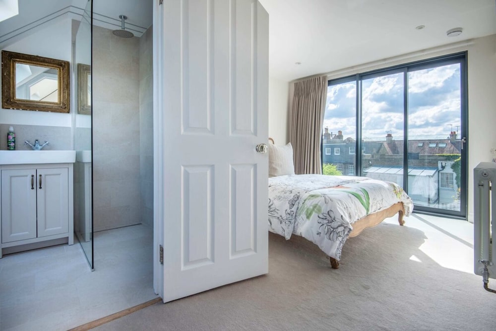 3-bedroom Home in Richmond - Ideal Family Living