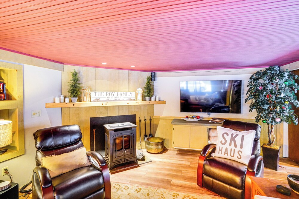 5 Mi to Ski: Family-friendly Home in West Dover!