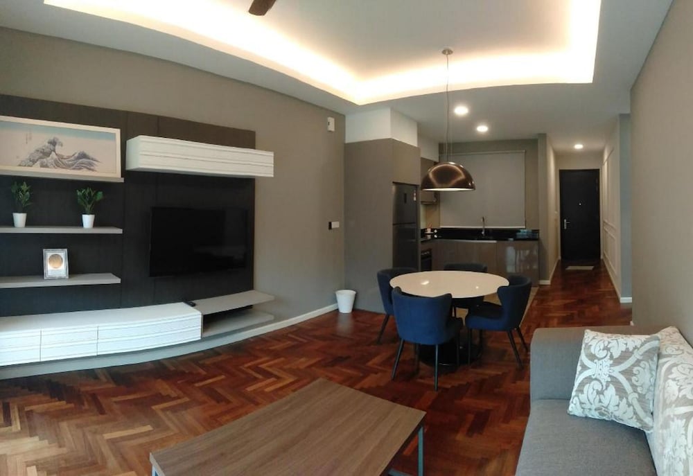 Vista Residence by Sparrow Homes photo 3