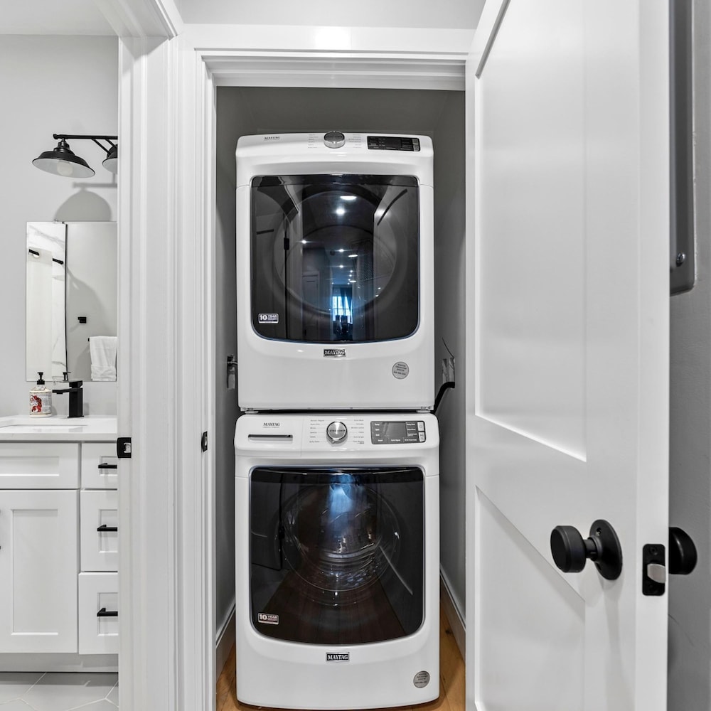 Boston Vacations - Luxury 2BD 2BA Near Logan Airport and T Station - Property Image 26