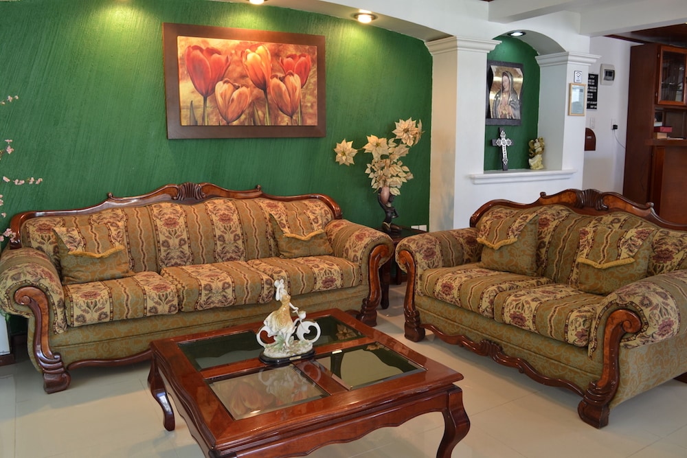 La Aurora Hotel like Home
