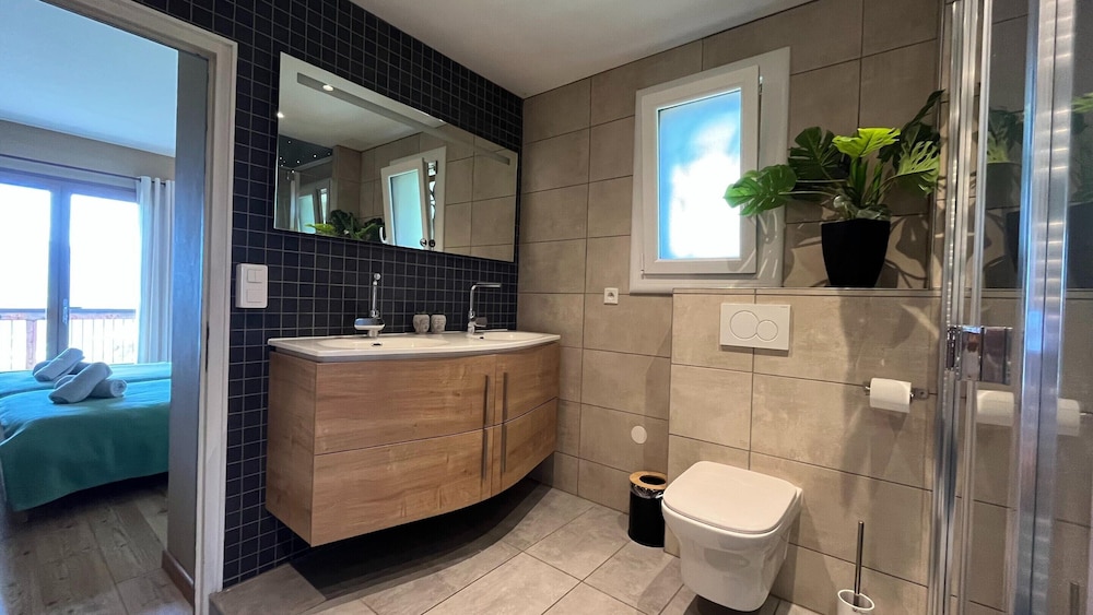 Holiday Home With Sauna, Saint-sauveur