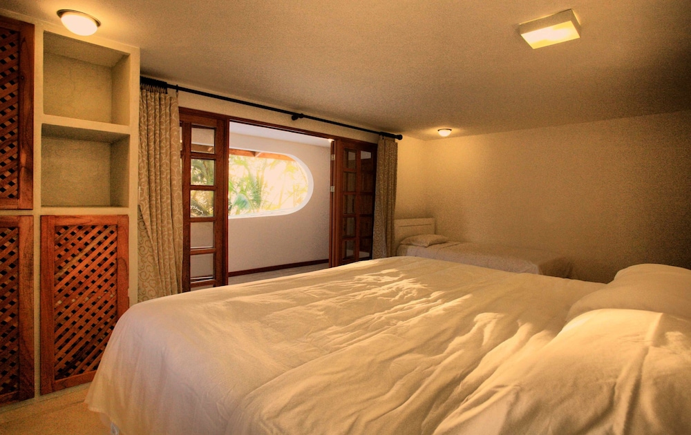 Hotel Tropico Latino view 4