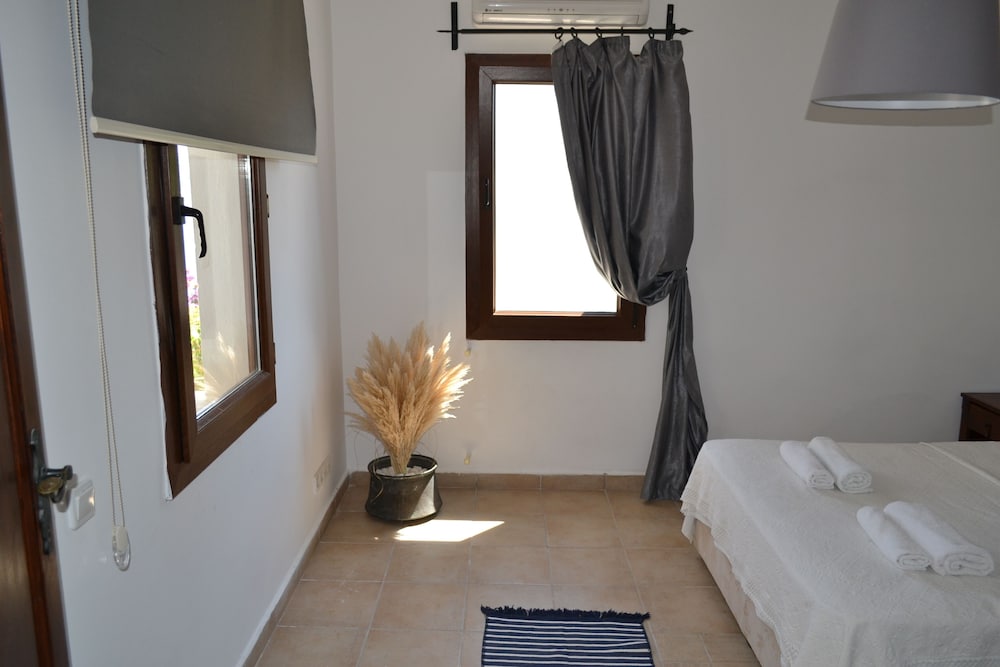 Elegant Villas 1 5 view 3