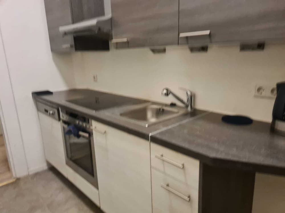 Modern 2BR Apt Near Wiener Stadthalle