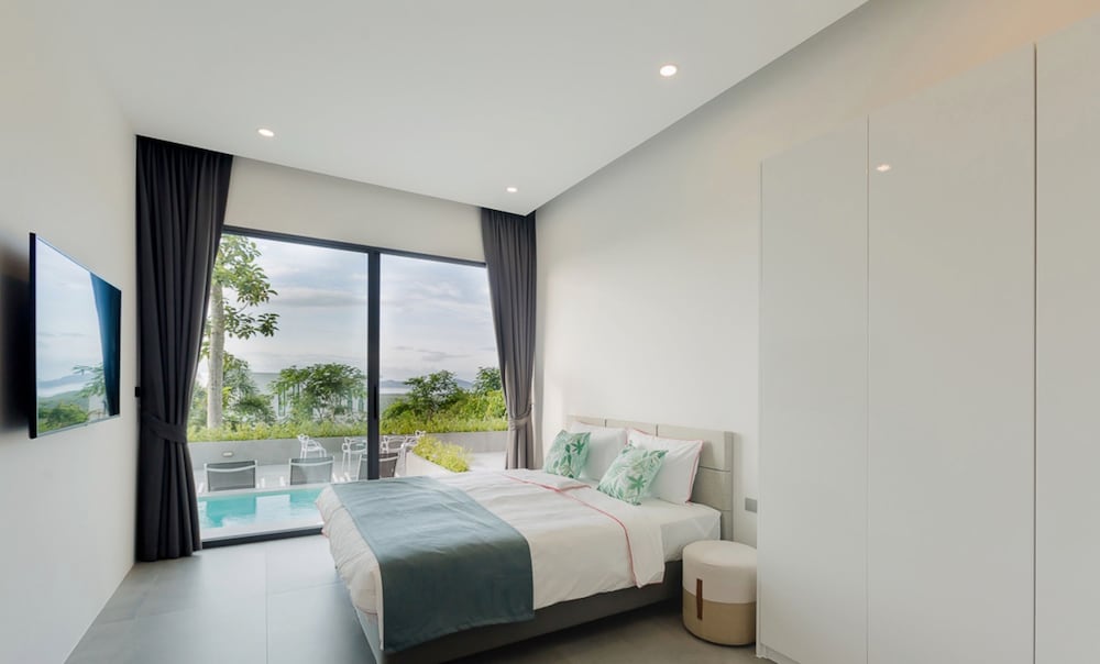 Yamu Hills Panoramic Ocean View 6 Bed Luxury Vila