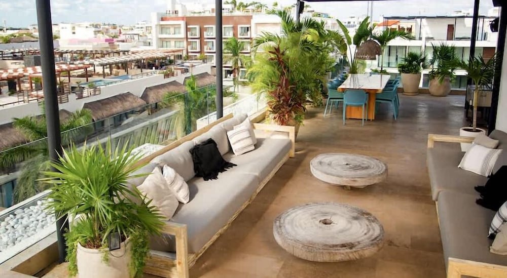 3 Br. Ocean Front PH With Stunning Views