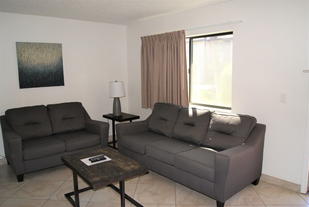128 Fully Furnished 1BR Suite-Prime Location! by RedAwning - Property Image 16