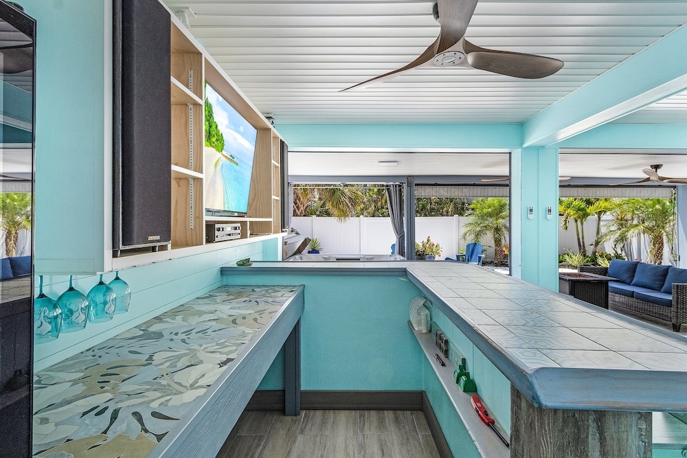 130 Tiki Tides: 2br W/ Outdoor Tiki Bar! 2 Bedroom Home