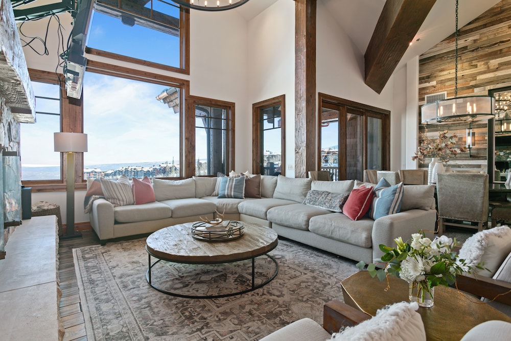 Grand Lodge - Penthouse #505 - Ski-in/ski-out 5 Bedroom Condo