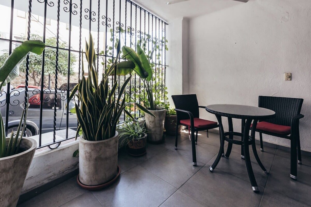 Cozy 2BR King Beds - Rooftop Pool - Fast Wifi