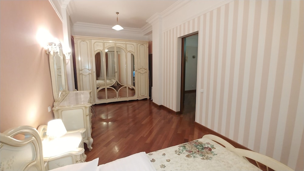 Kyiv Apartments