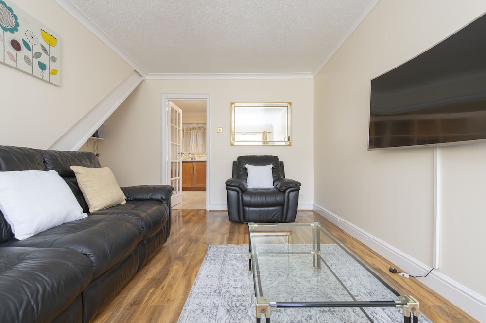 Abkat Holiday Home