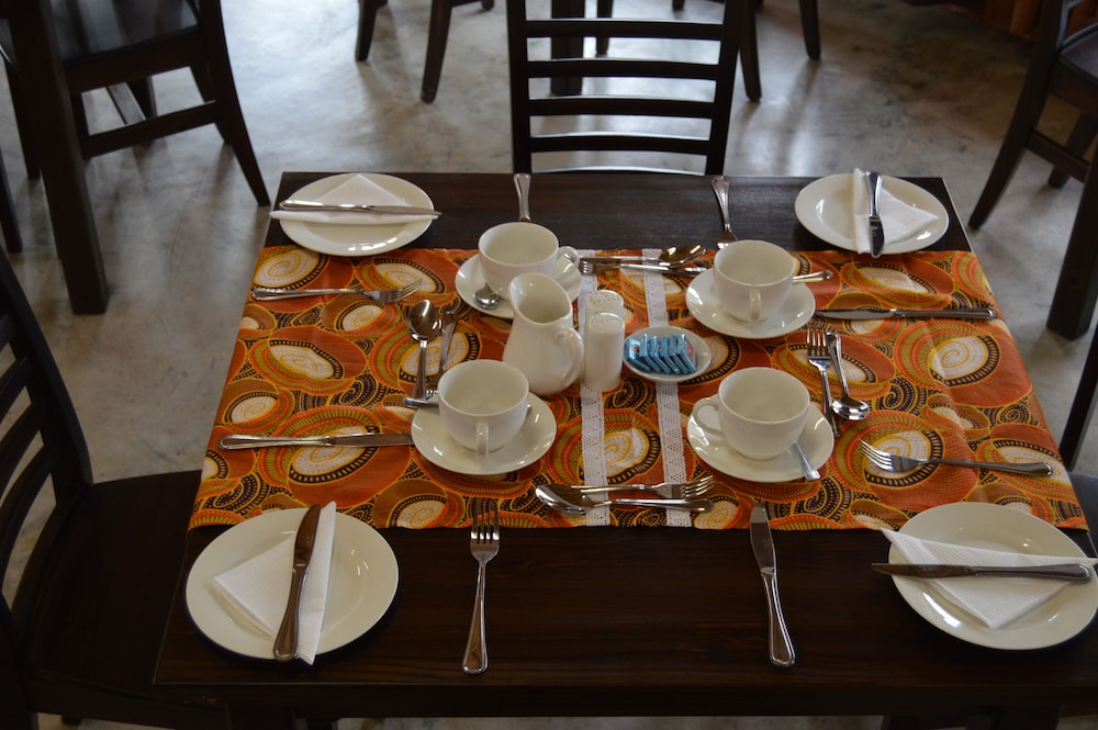 Nahakwe Lodge