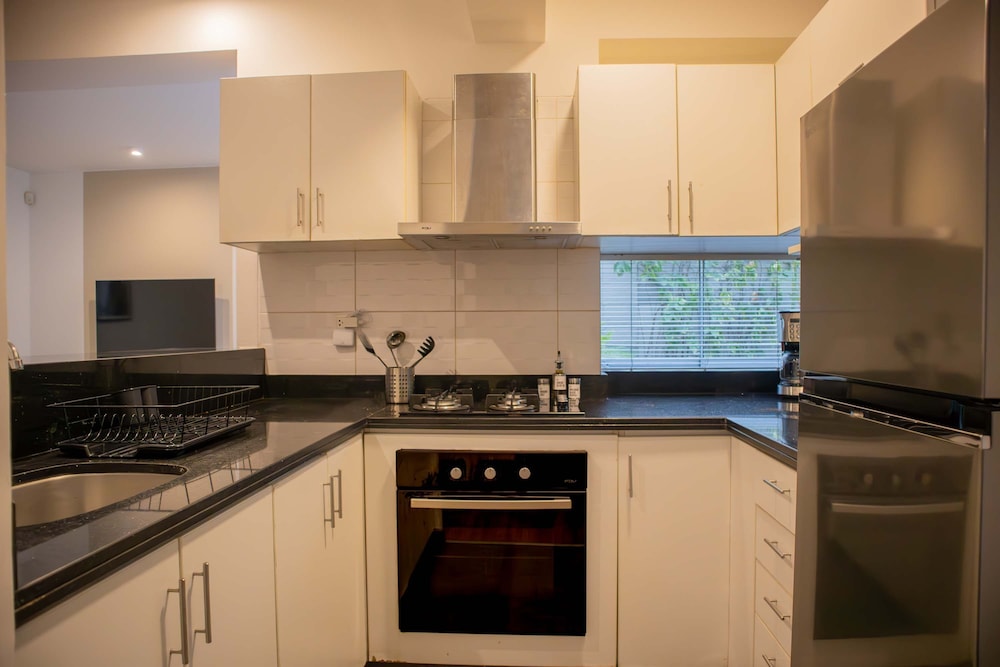 w Striking 1BR in Miraflores