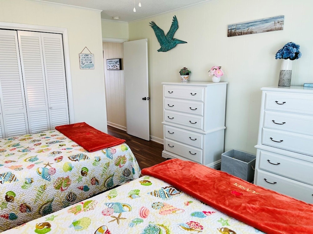 Seaside - 4 Br Home