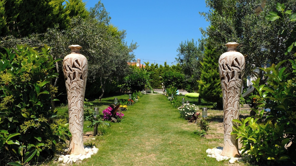Lavinia Garden Alaçatı - Image 44