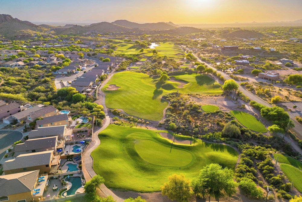 Gold Canyon Golfer's Getaway w/ Scenic Views!