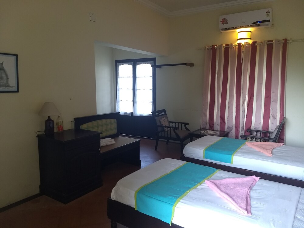 Blooming Bay - Clifftop Beach Resort