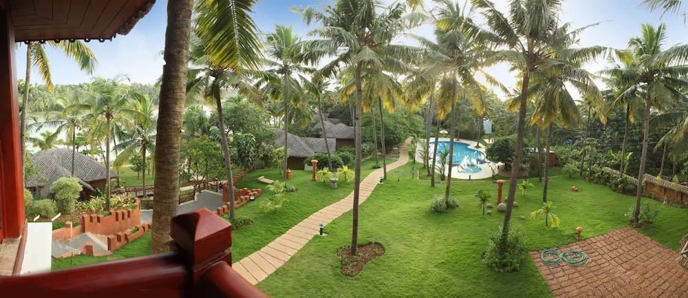Fragrant Nature Backwater Resort & Ayurveda Spa view 2