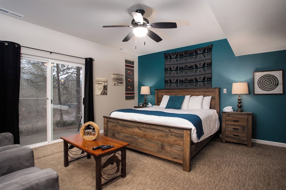All Seasons River Inn