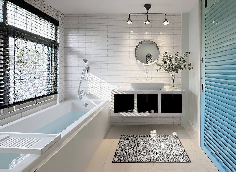 Stylish 3-bedroom Townhome in Heart of Bangkok