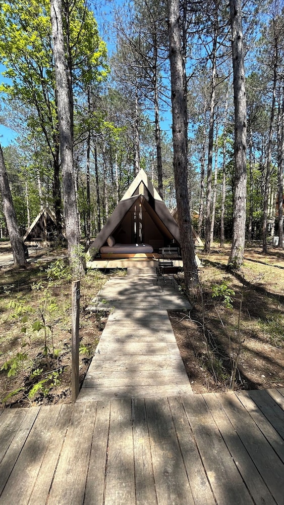 Longosphere Glamping view 3